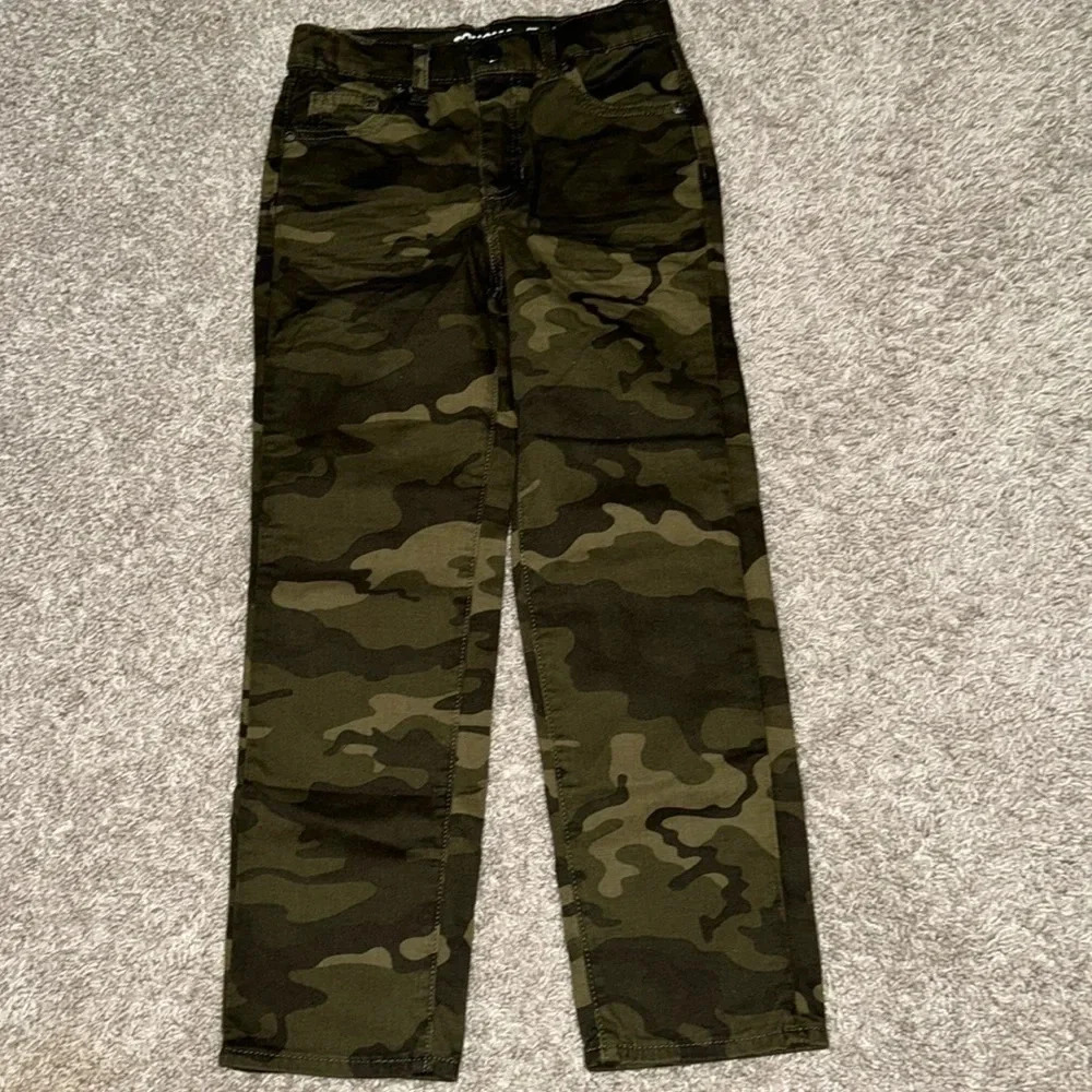 •Sonoma camo straight leg jeans•​
